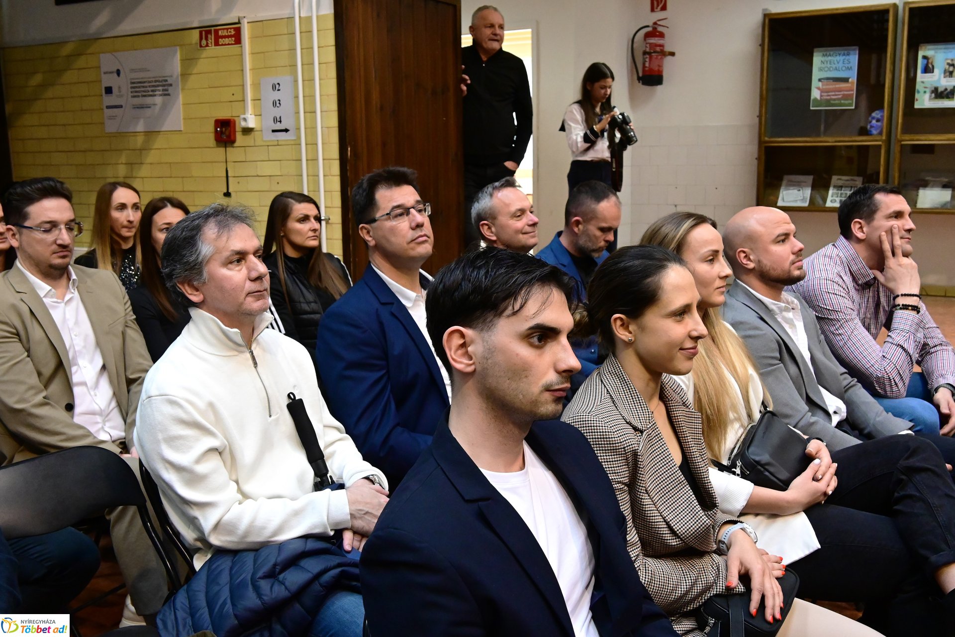 Pódiumbeszélgetés a  Nyíregyházi Vasvári Pál Gimnázium 50 éves testnevelési tagozatának ünnepségén