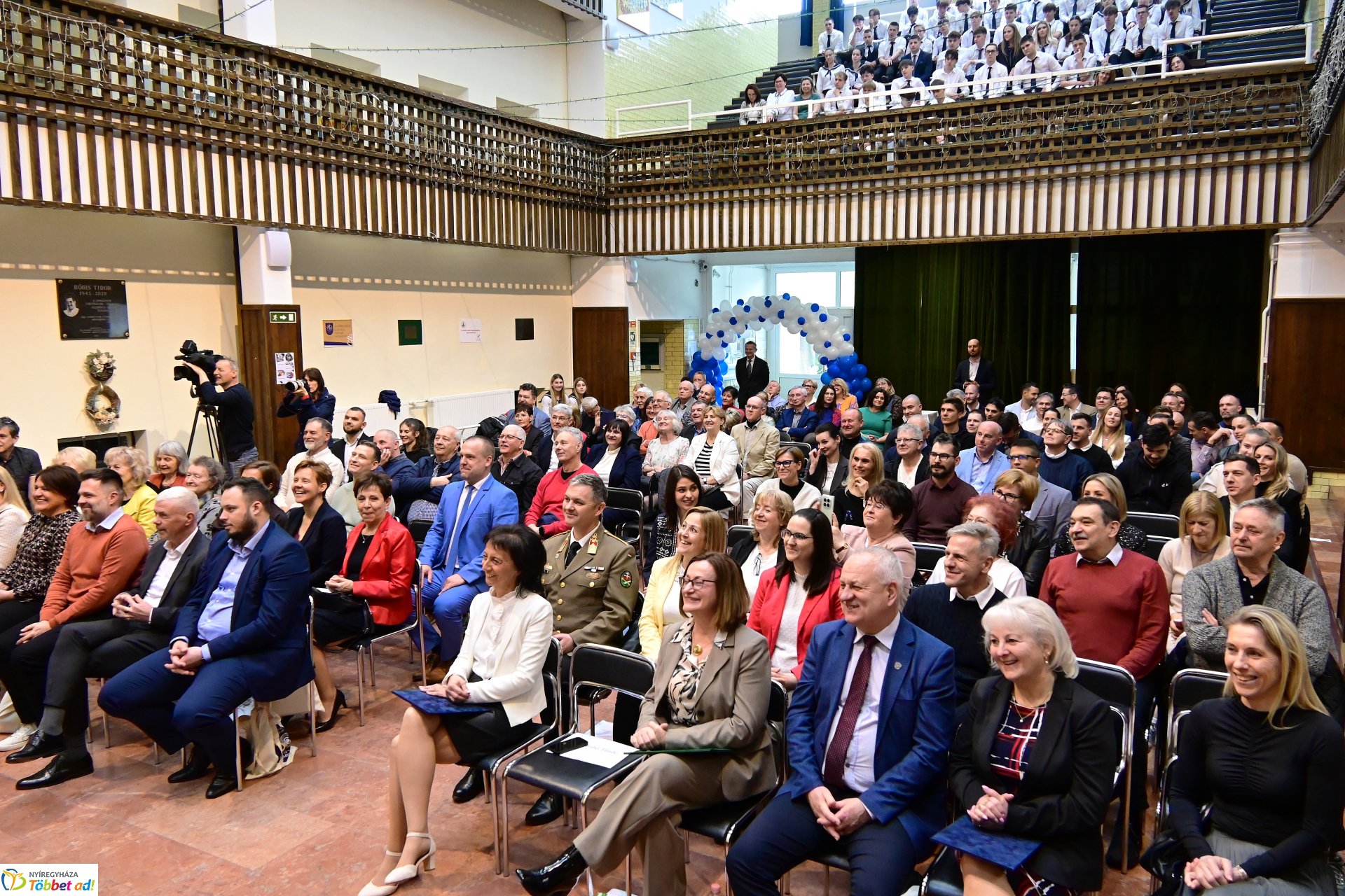 Pódiumbeszélgetés a  Nyíregyházi Vasvári Pál Gimnázium 50 éves testnevelési tagozatának ünnepségén