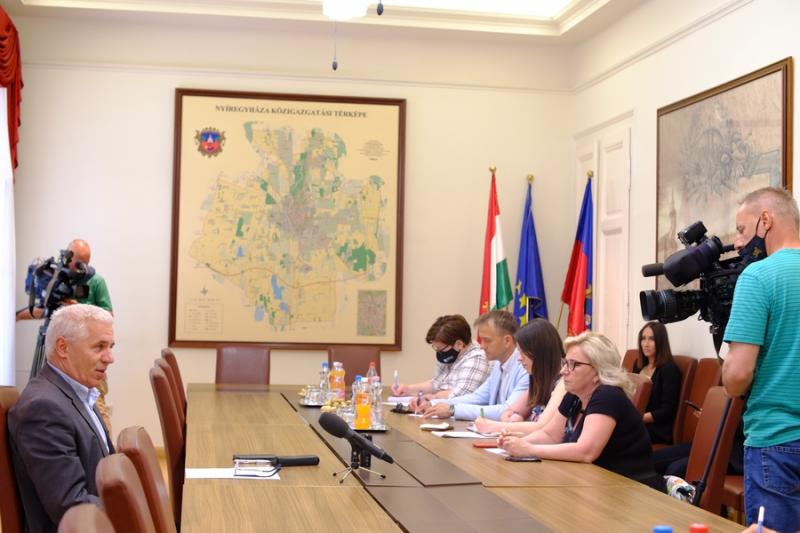 Polgármesteri sajtótájékoztató a Városházán