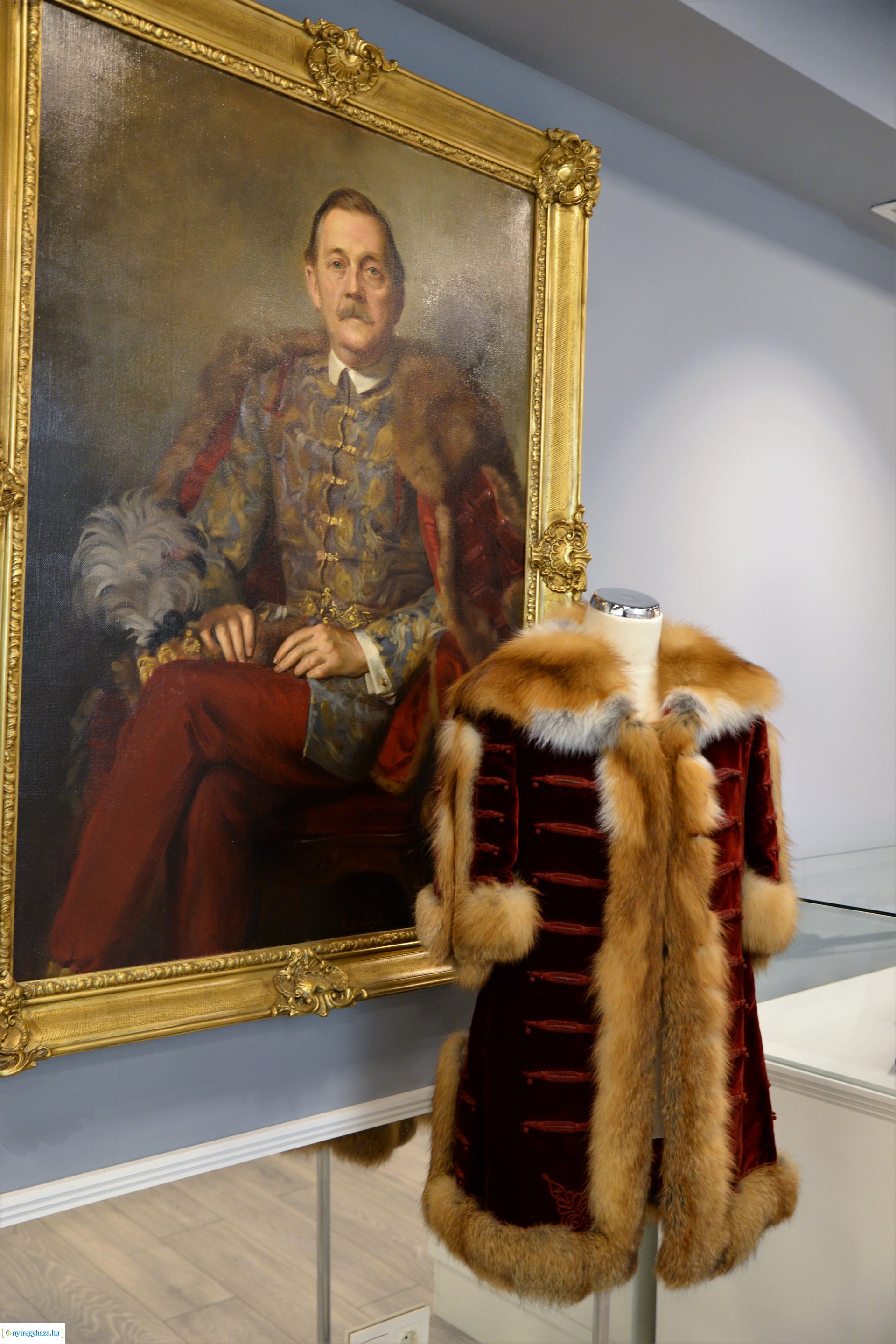 Polgármesteri szemle a Kállay Gyűjtemény épületében