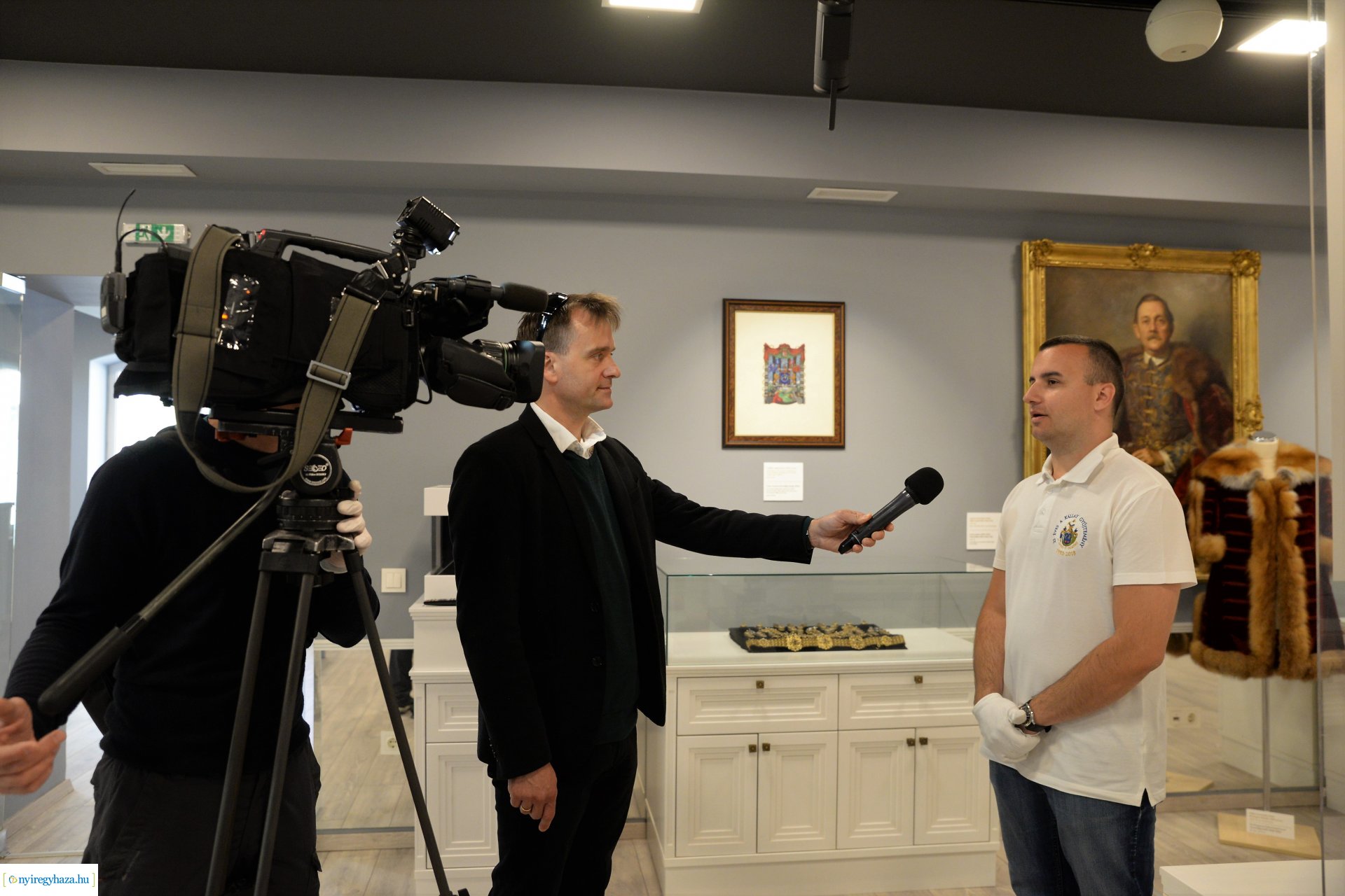 Polgármesteri szemle a Kállay Gyűjtemény épületében