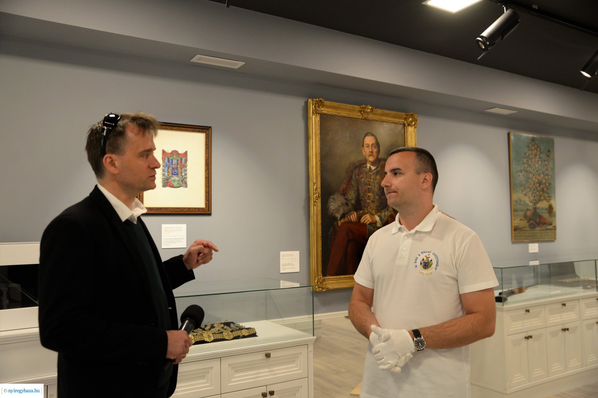 Polgármesteri szemle a Kállay Gyűjtemény épületében