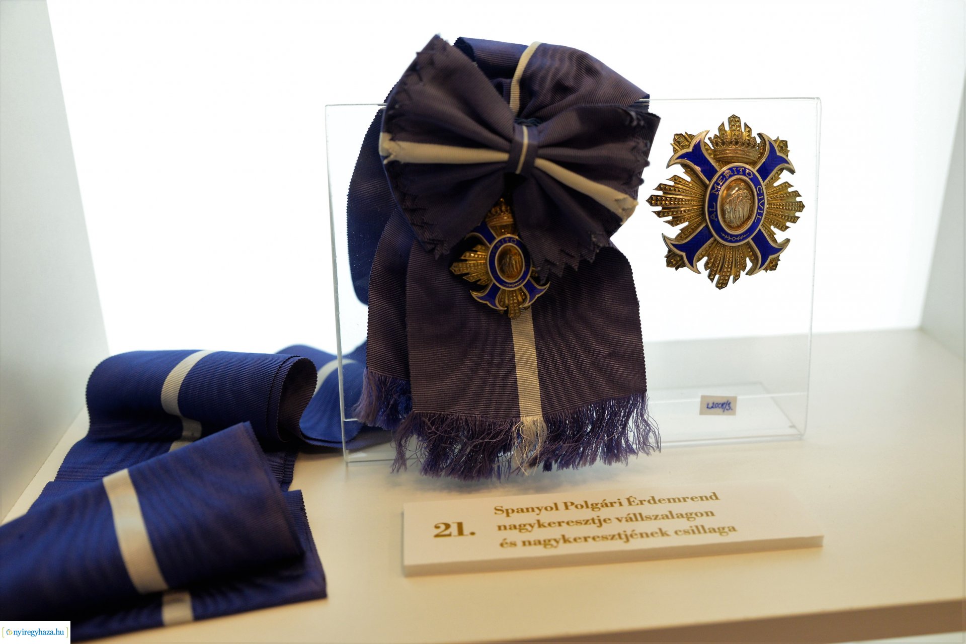 Polgármesteri szemle a Kállay Gyűjtemény épületében