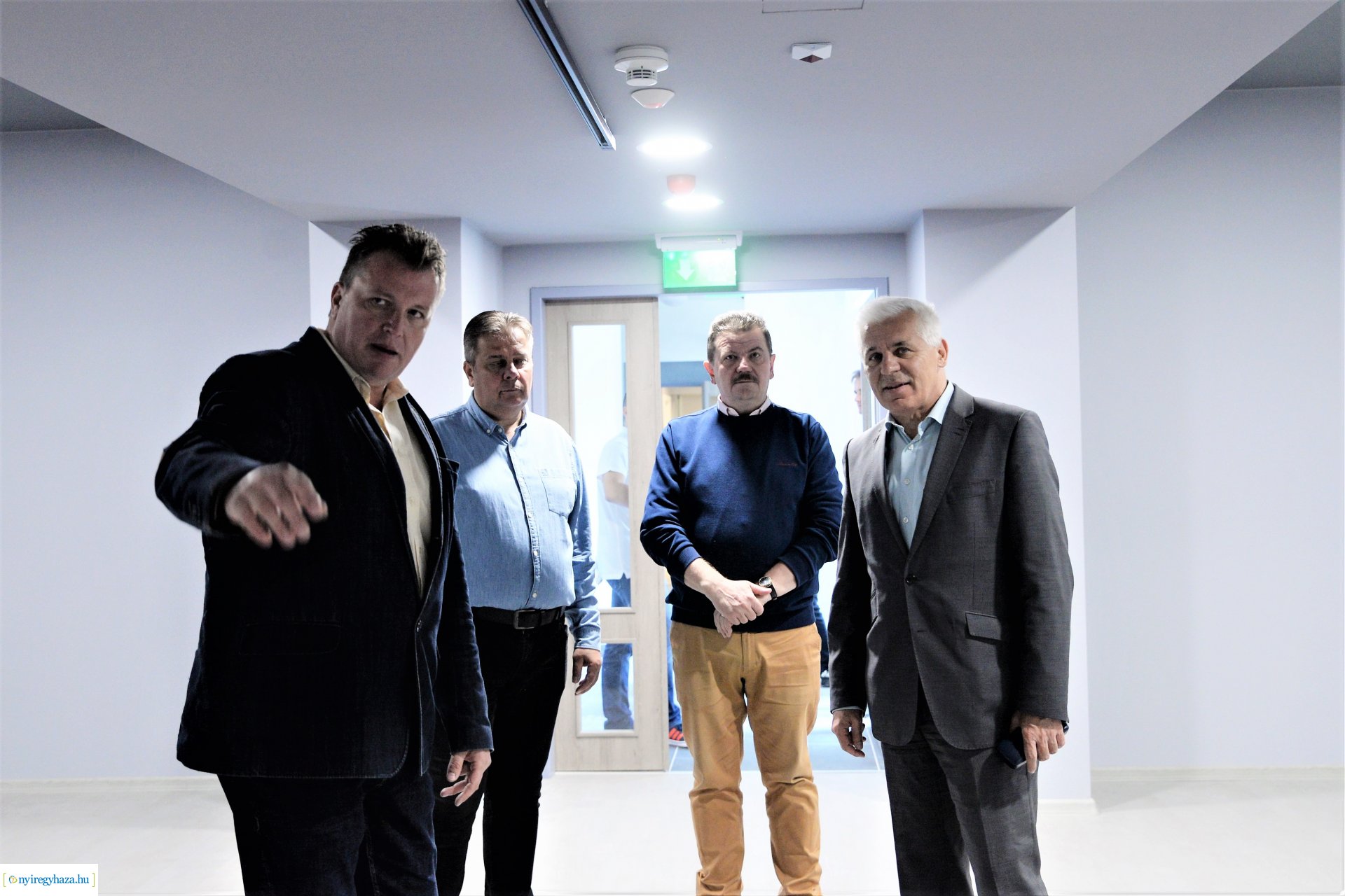 Polgármesteri szemle a Kállay Gyűjtemény épületében