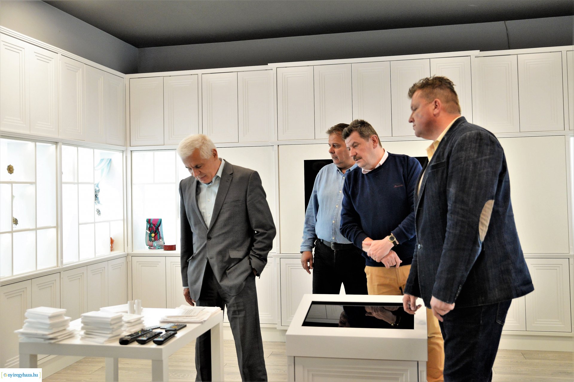 Polgármesteri szemle a Kállay Gyűjtemény épületében