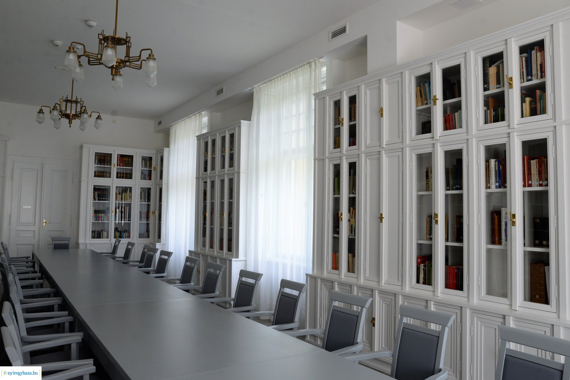 Polgármesteri szemle a Kállay Gyűjtemény épületében