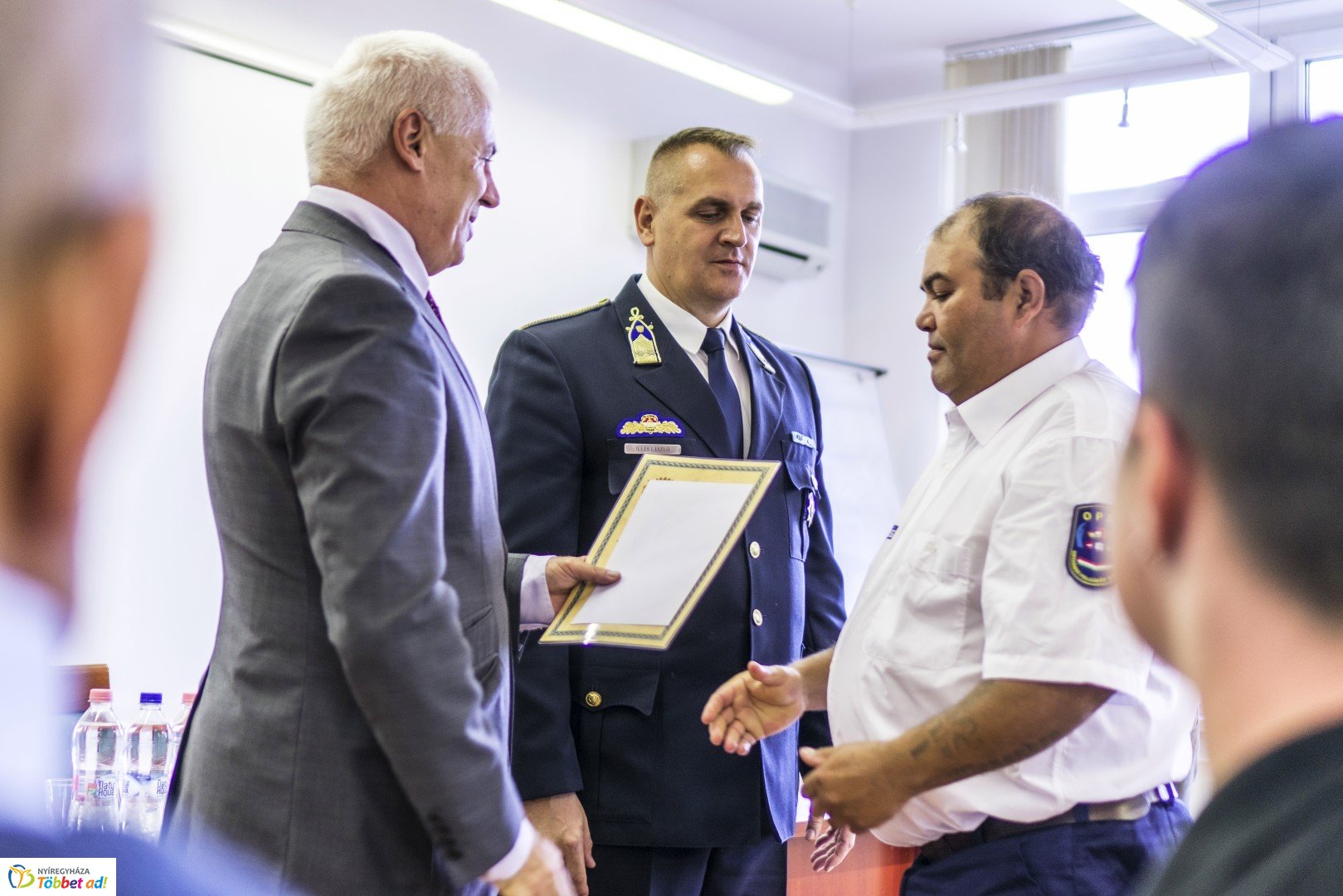 Rendőröket, polgárőröket és közterület-felügyelőket jutalmaztak