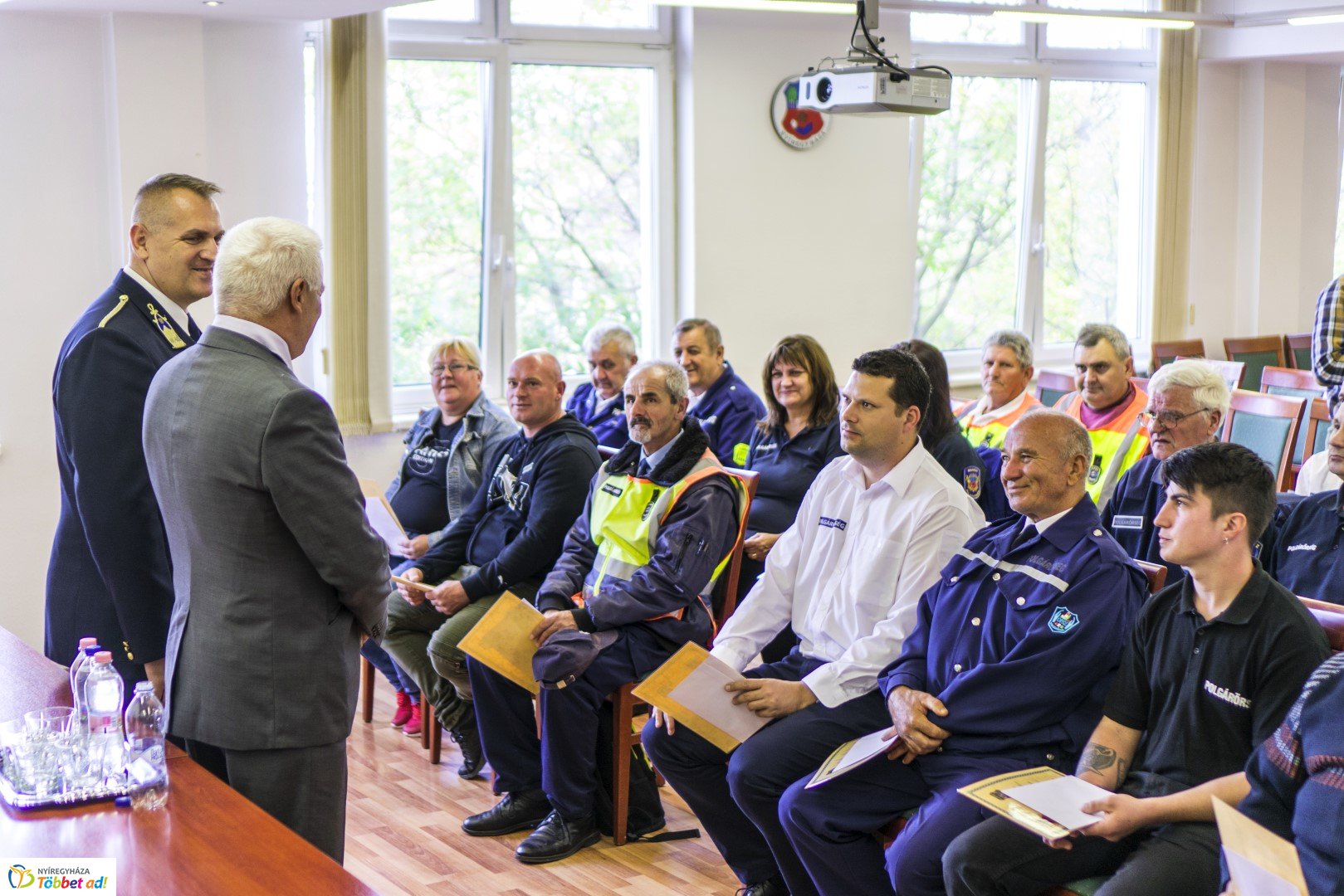 Rendőröket, polgárőröket és közterület-felügyelőket jutalmaztak