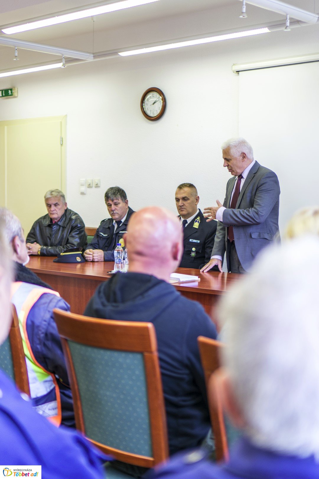 Rendőröket, polgárőröket és közterület-felügyelőket jutalmaztak