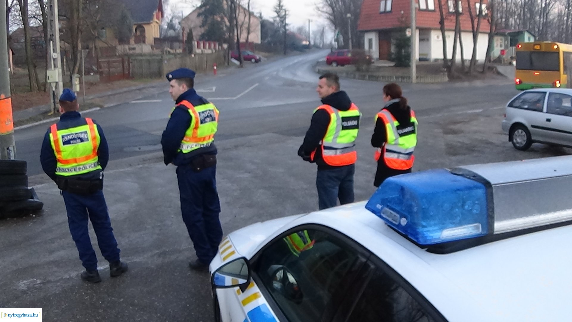 Polgárőrök vigyáznak a gyermekek biztonságára Rozsrétszőlőn