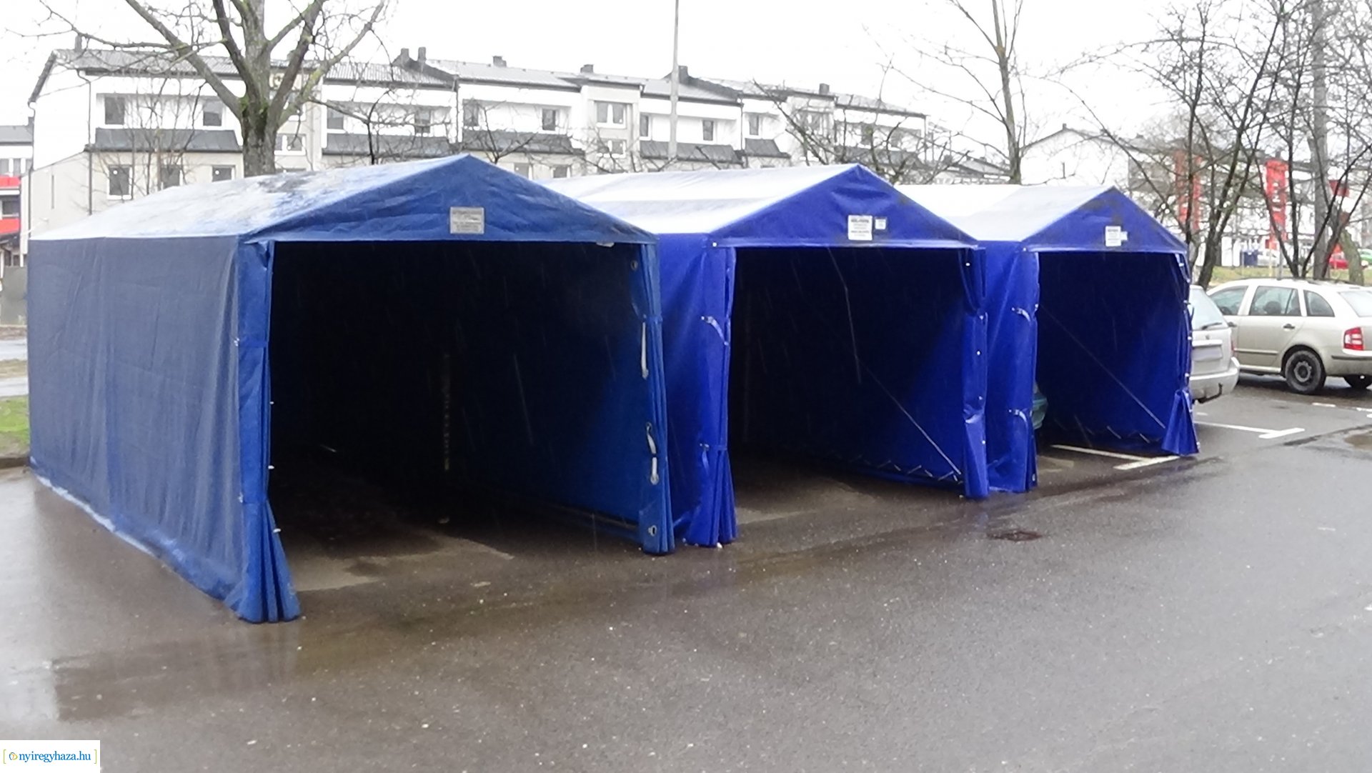 Ponyvagarázsok Nyíregyházán