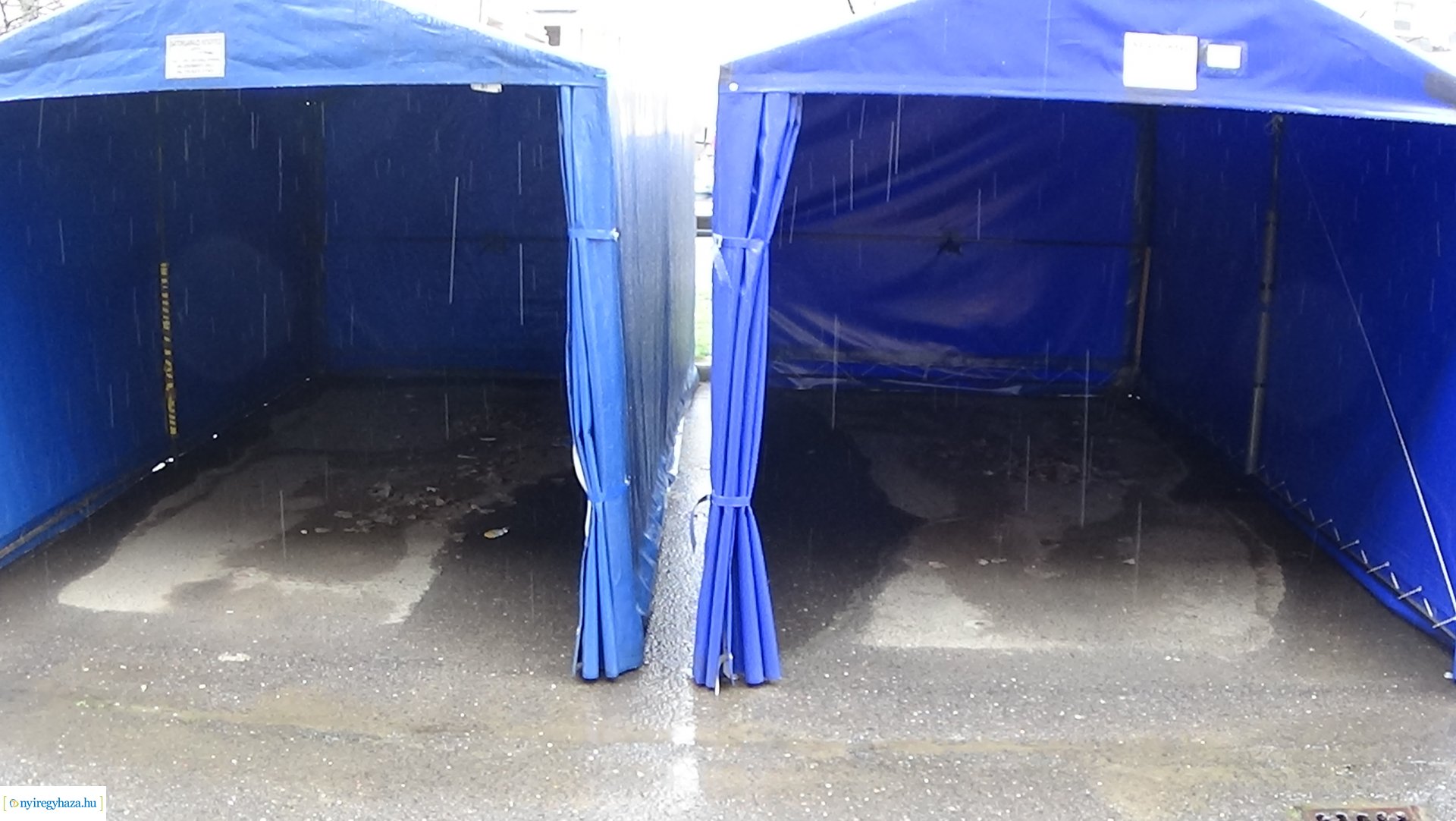 Ponyvagarázsok Nyíregyházán