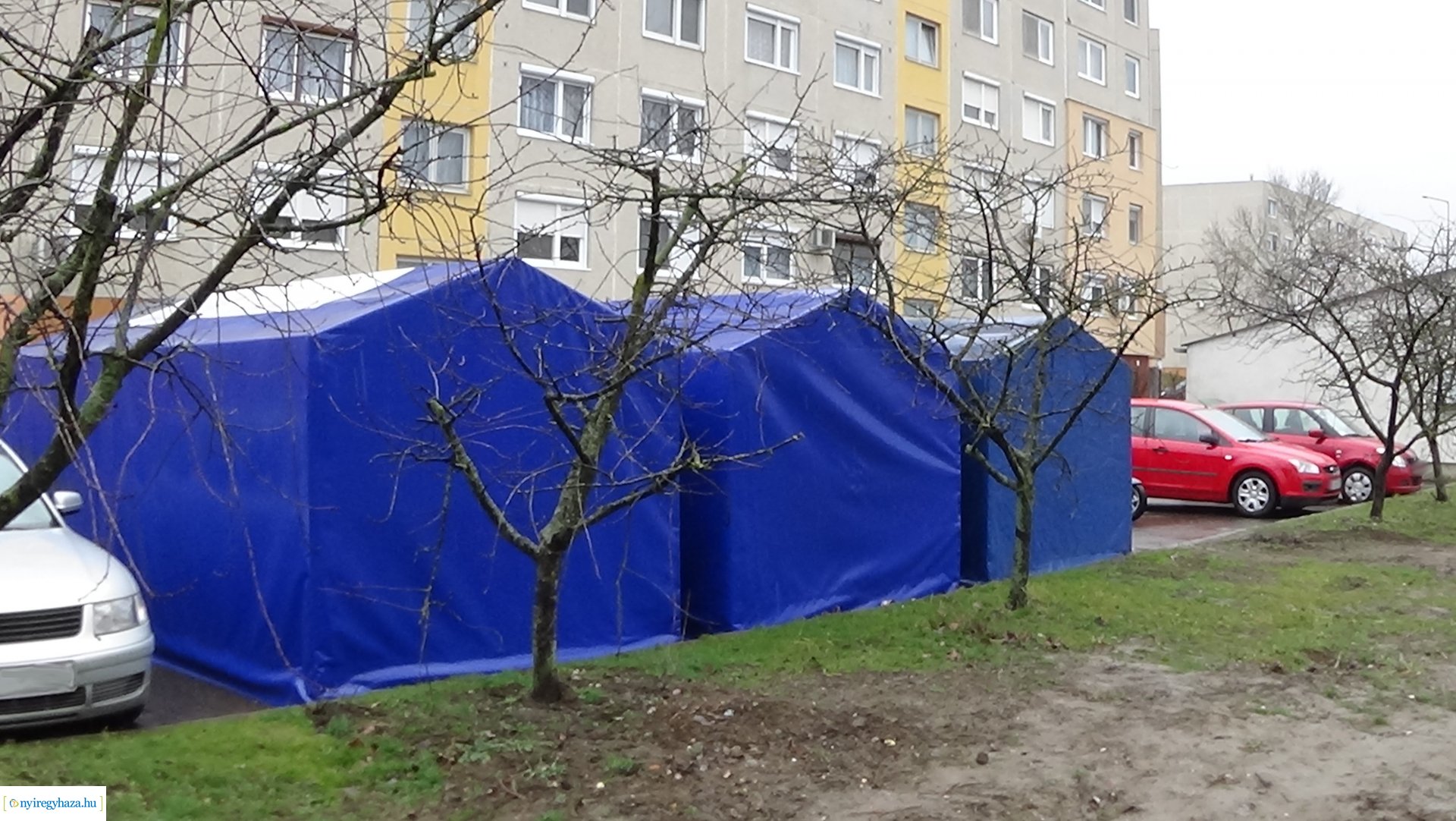 Ponyvagarázsok Nyíregyházán