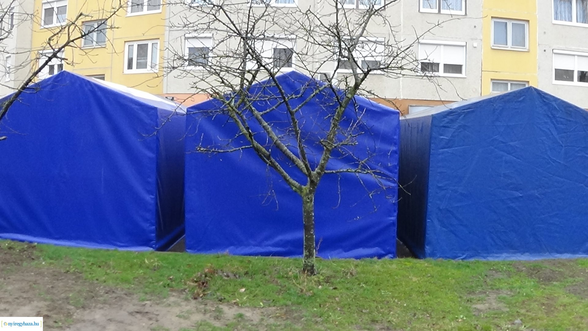 Ponyvagarázsok Nyíregyházán