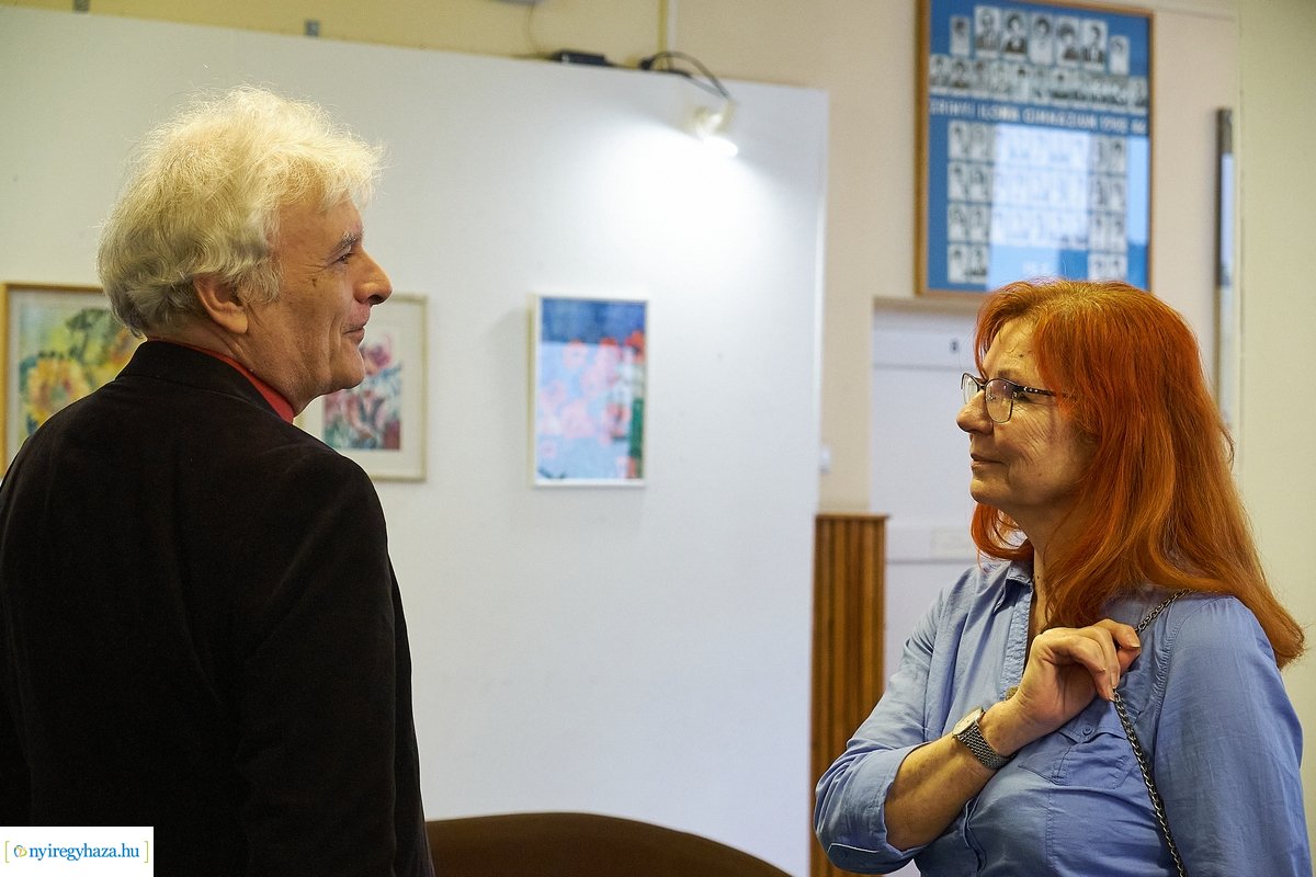 Porkoláb Éva kiállítása a Zrínyi Ilona gimnáziumban