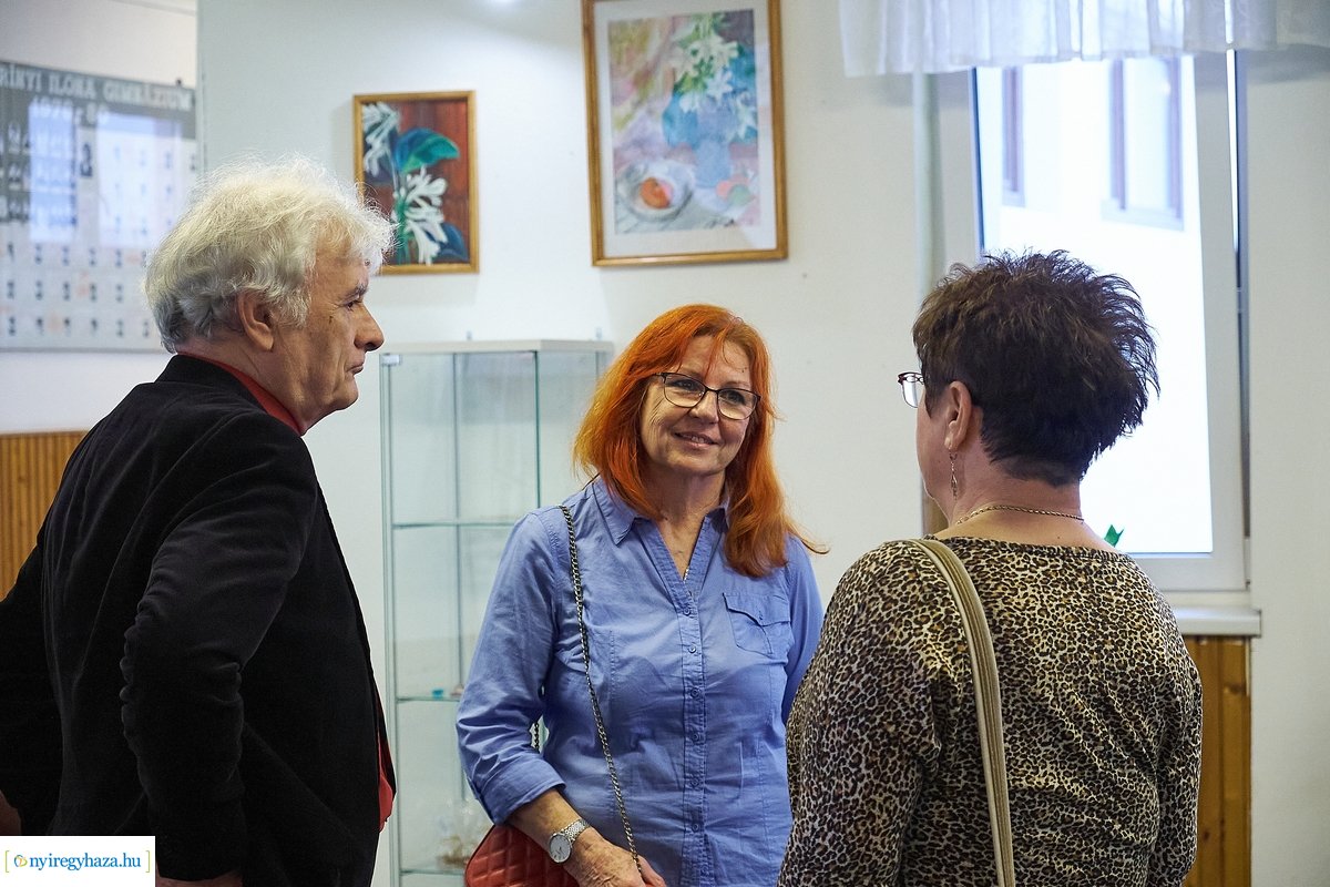 Porkoláb Éva kiállítása a Zrínyi Ilona gimnáziumban