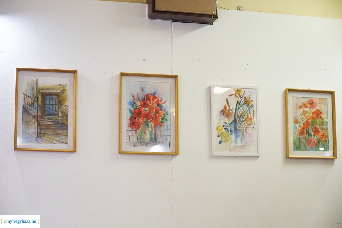 Porkoláb Éva kiállítása a Zrínyi Ilona gimnáziumban