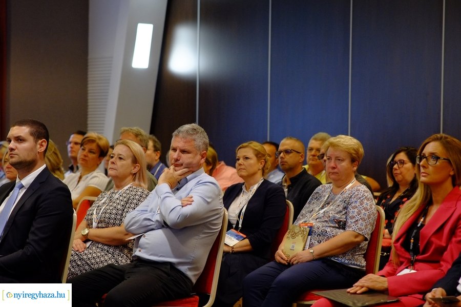 Portfolio gazdasági konferencia