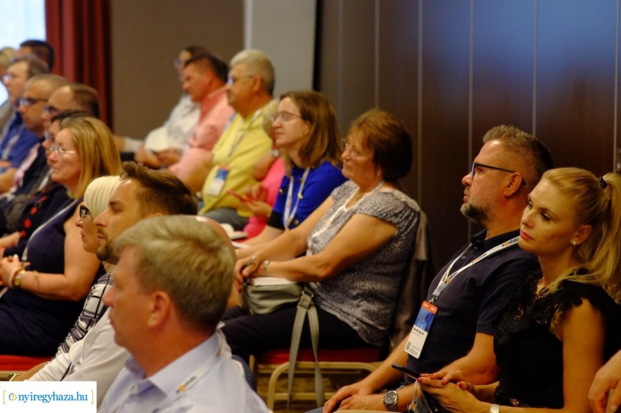 Portfolio gazdasági konferencia