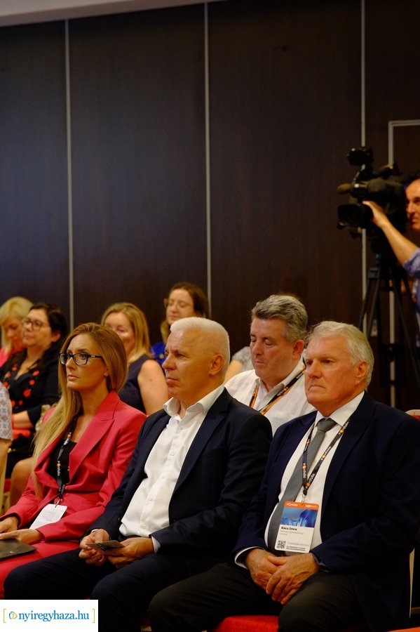 Portfolio gazdasági konferencia