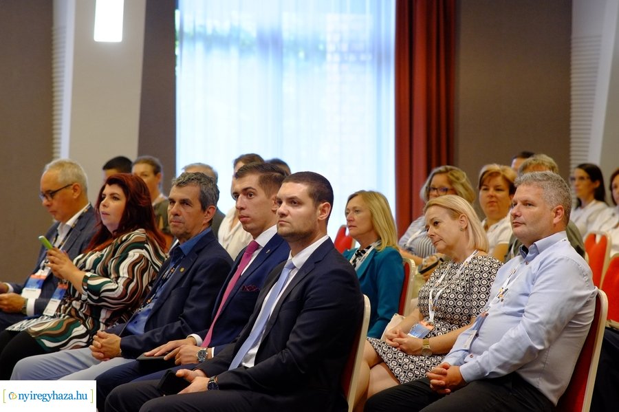 Portfolio gazdasági konferencia