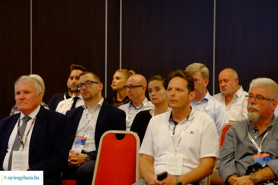 Portfolio gazdasági konferencia