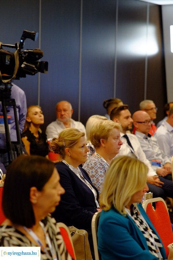 Portfolio gazdasági konferencia