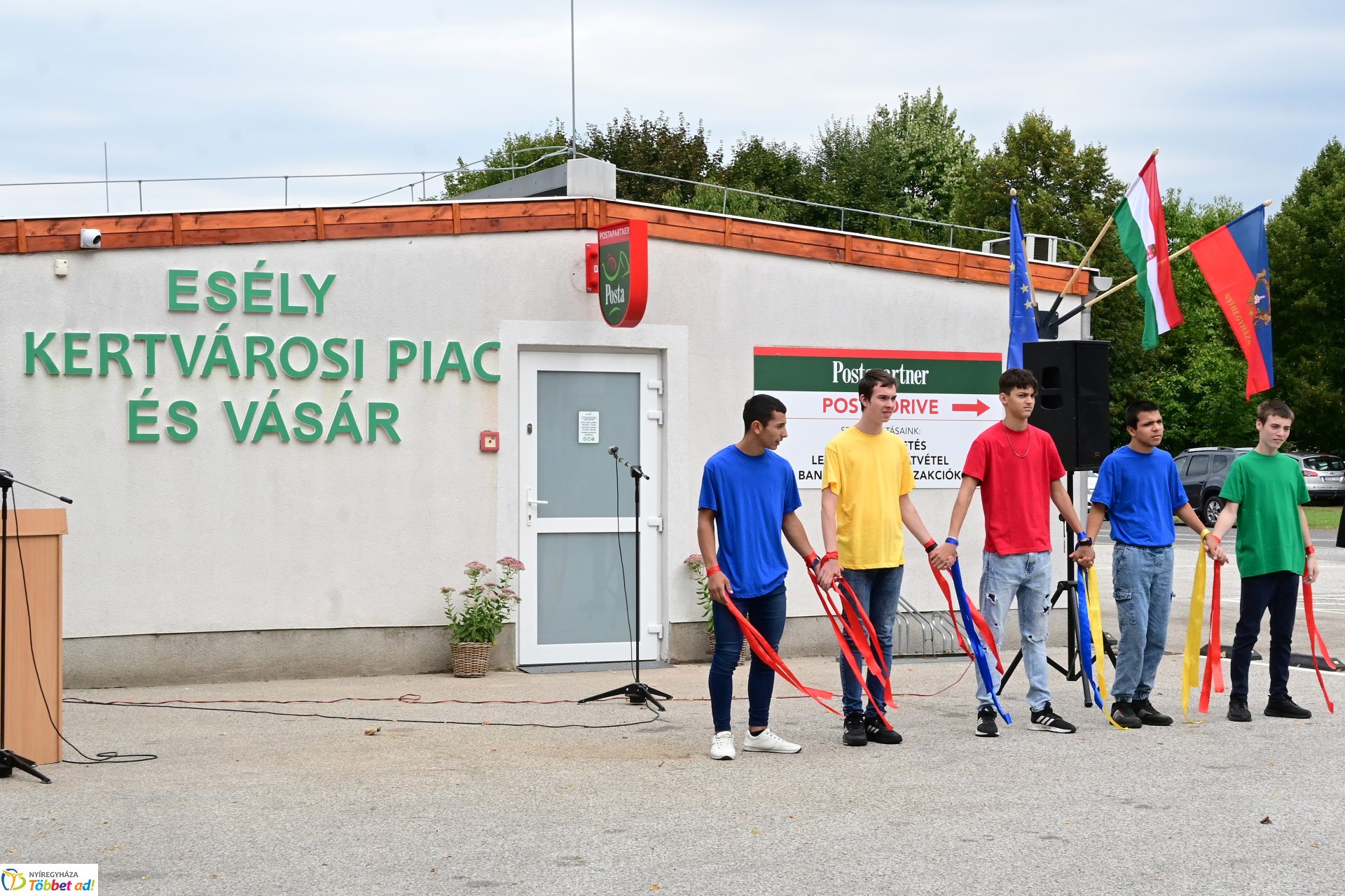 Posta és piac nyílt a Kertvárosban