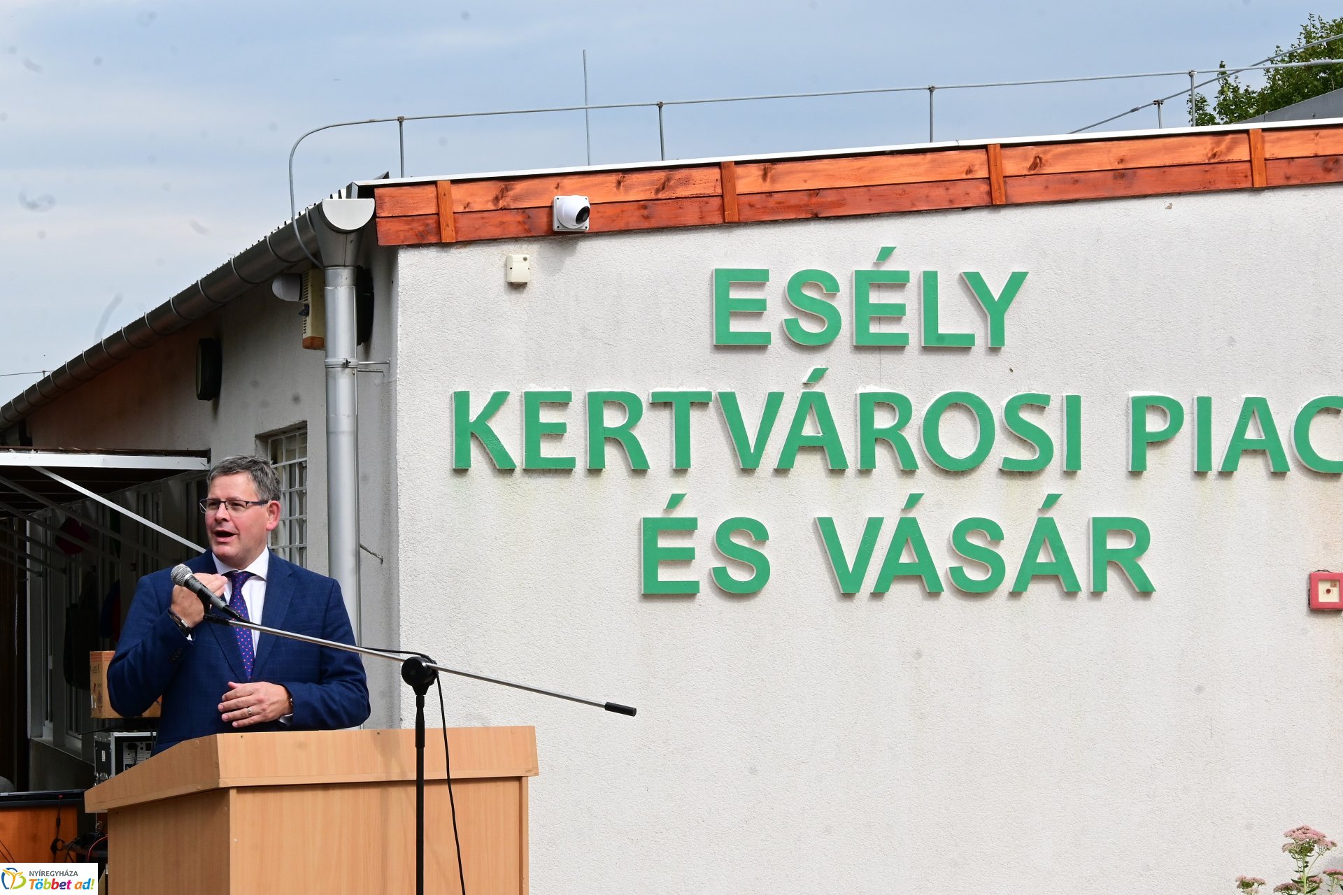 Posta és piac nyílt a Kertvárosban