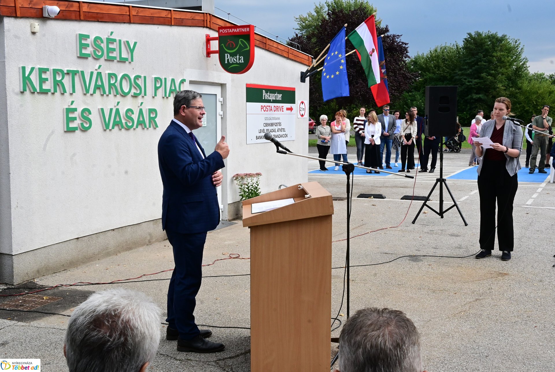 Posta és piac nyílt a Kertvárosban