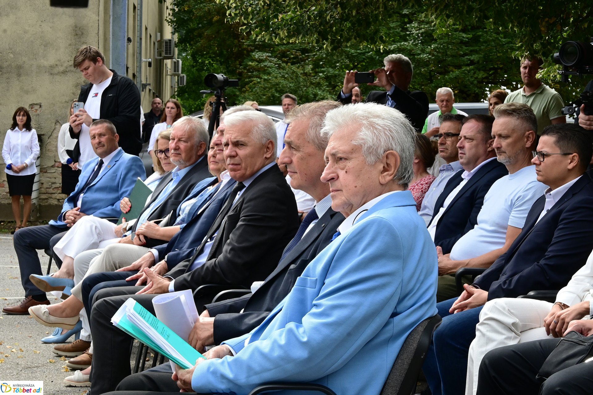 Posta és piac nyílt a Kertvárosban