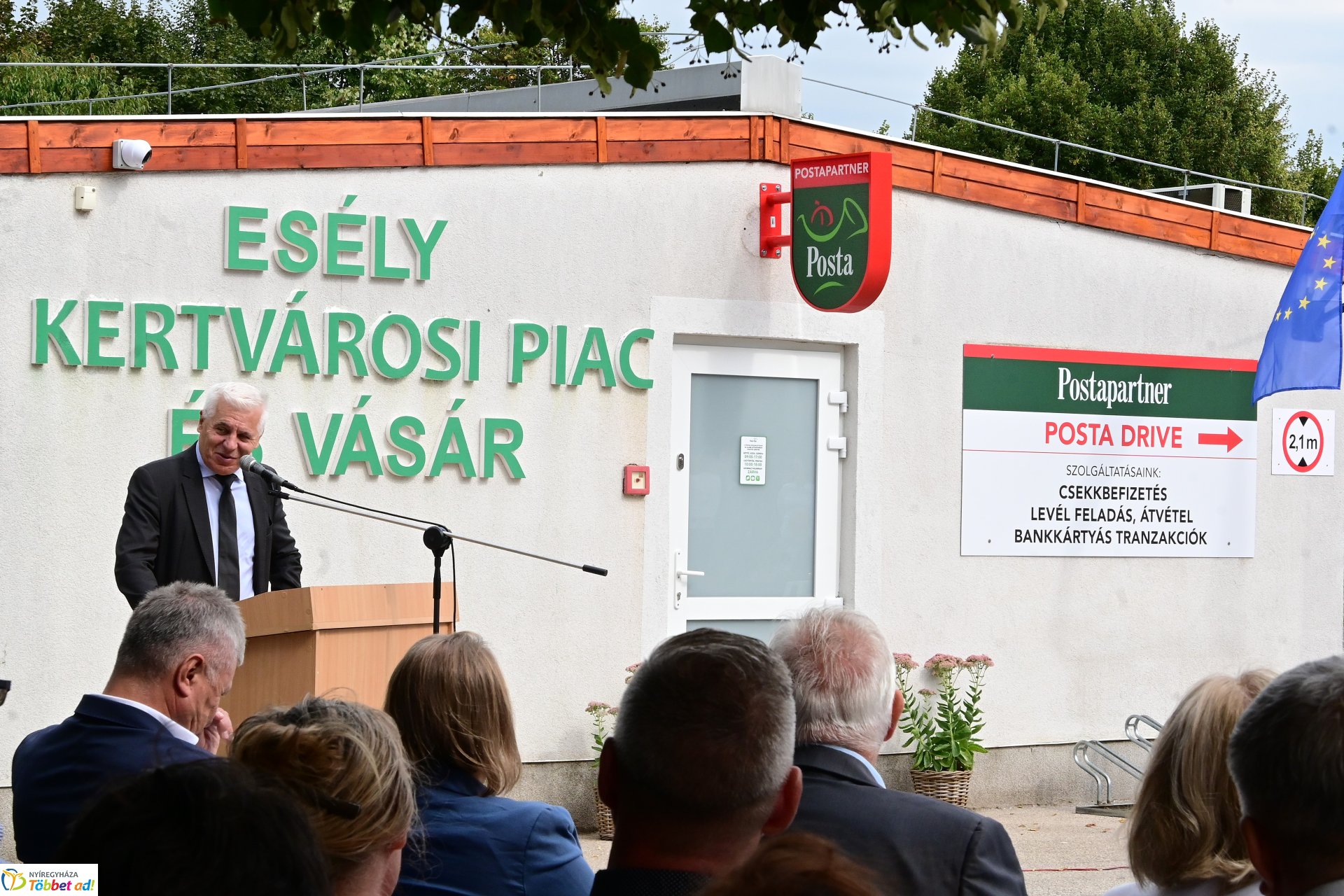 Posta és piac nyílt a Kertvárosban