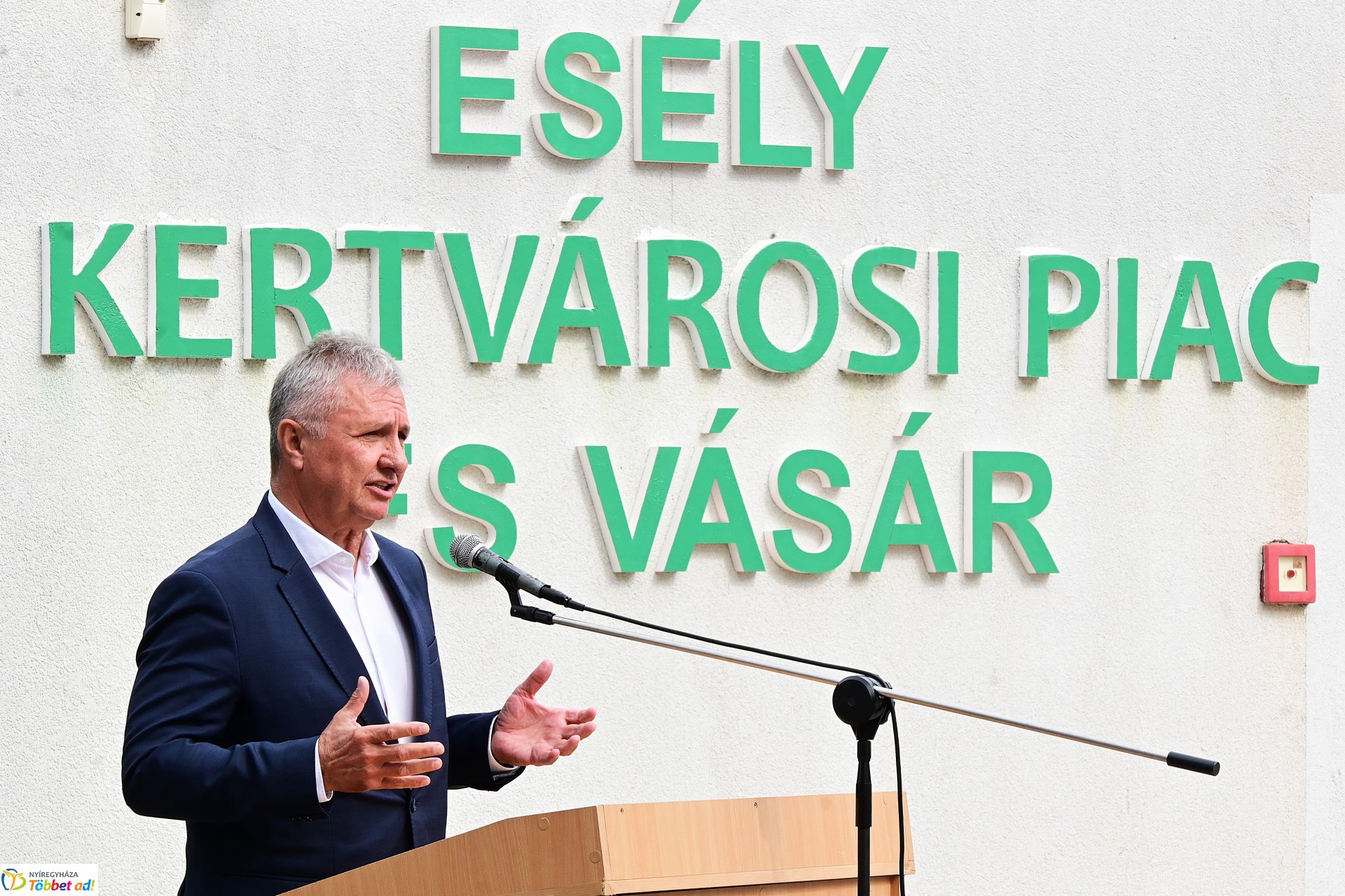 Posta és piac nyílt a Kertvárosban