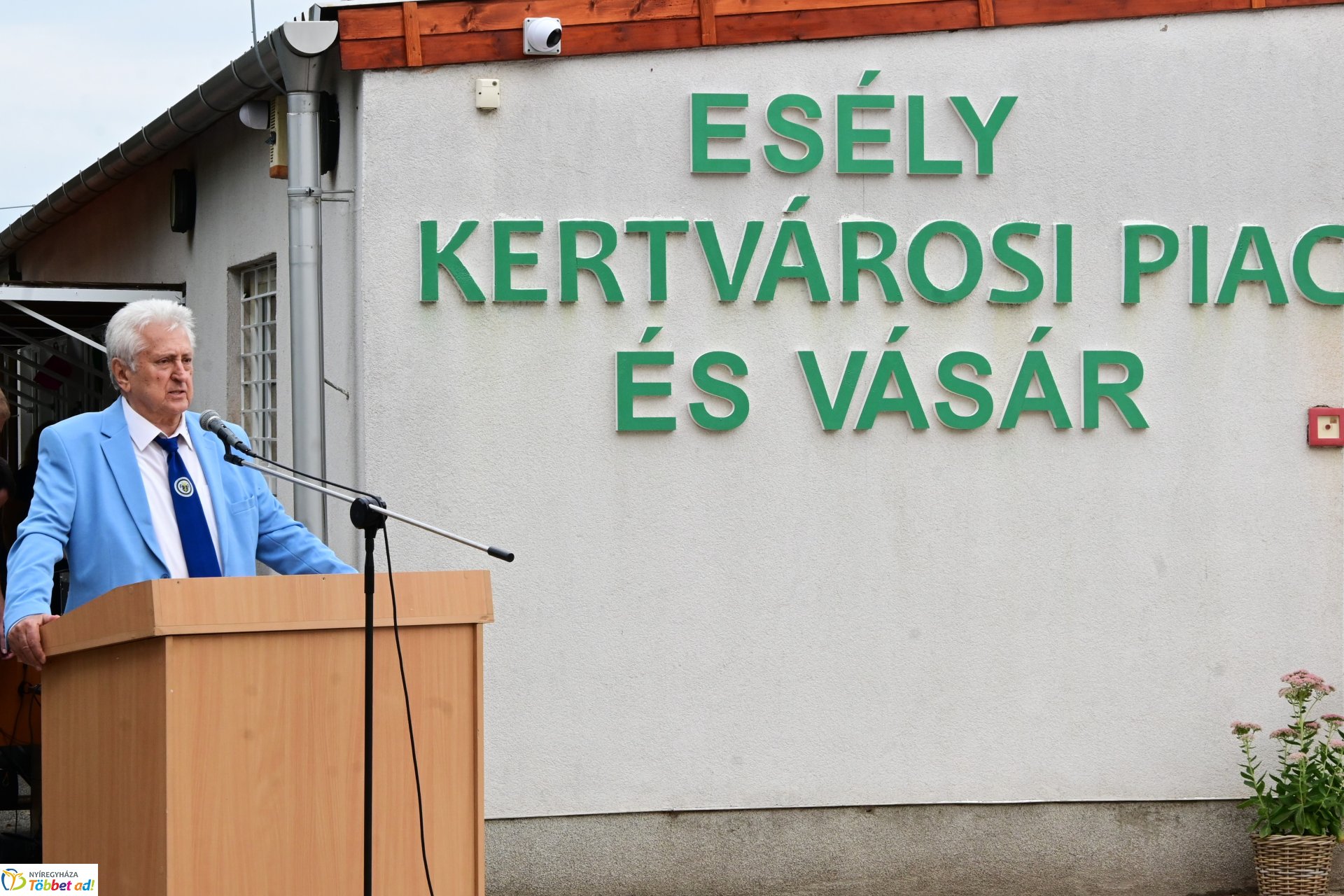 Posta és piac nyílt a Kertvárosban