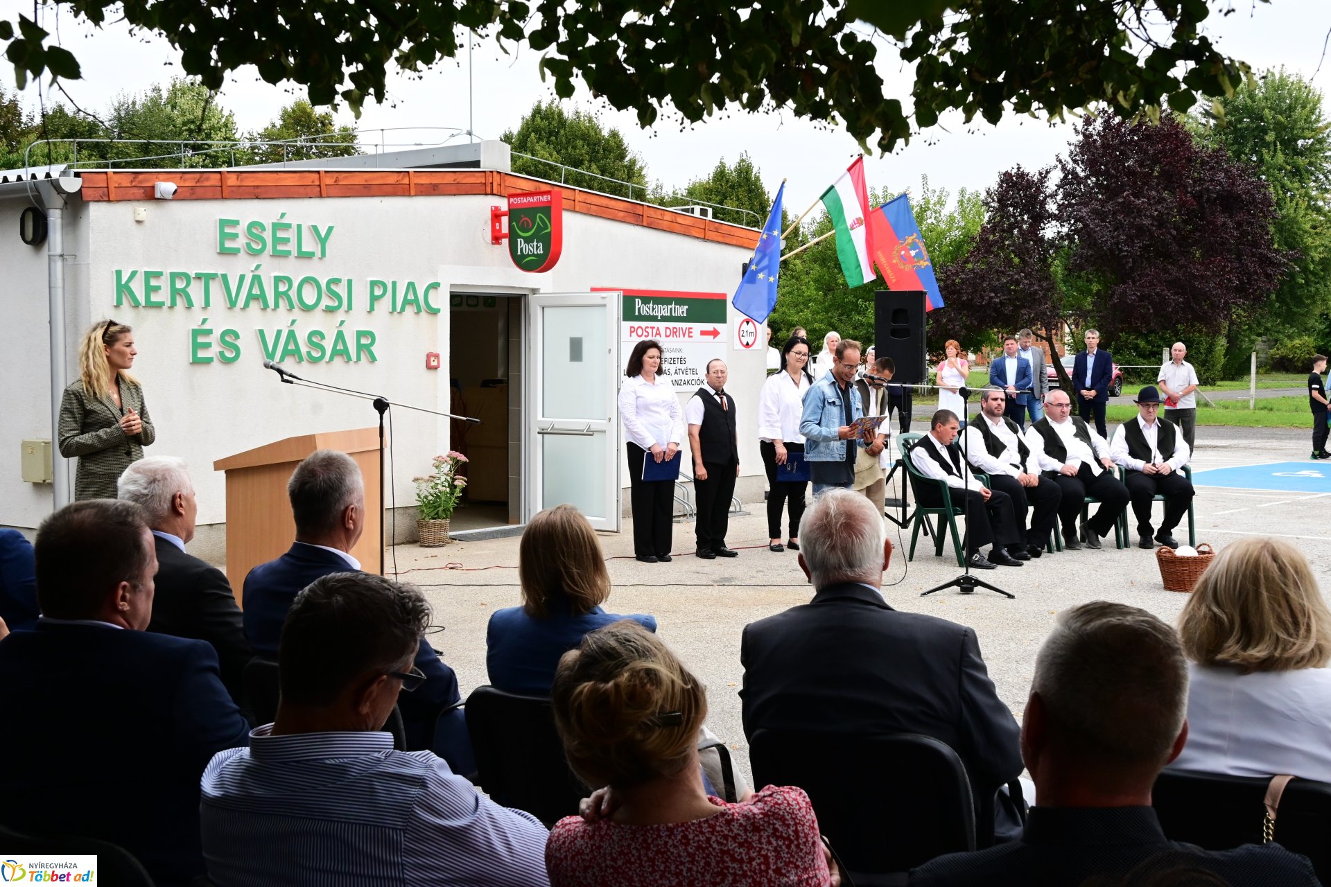 Posta és piac nyílt a Kertvárosban