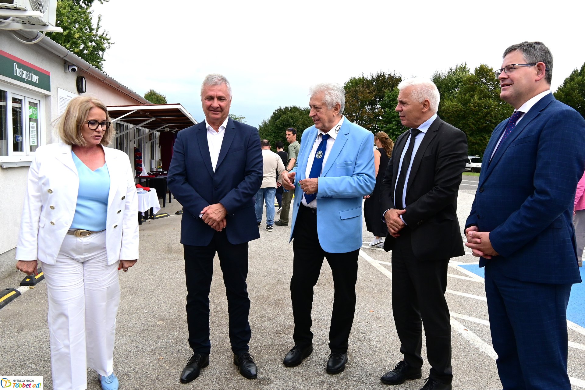 Posta és piac nyílt a Kertvárosban