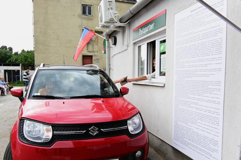 Posta és piac nyílt a Kertvárosban