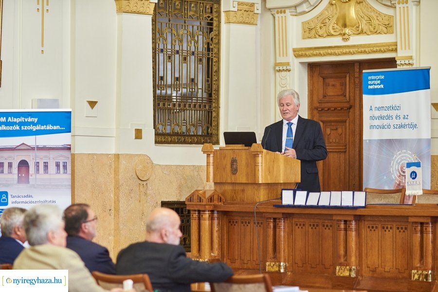 PRIMOM jubileum 1990-2020