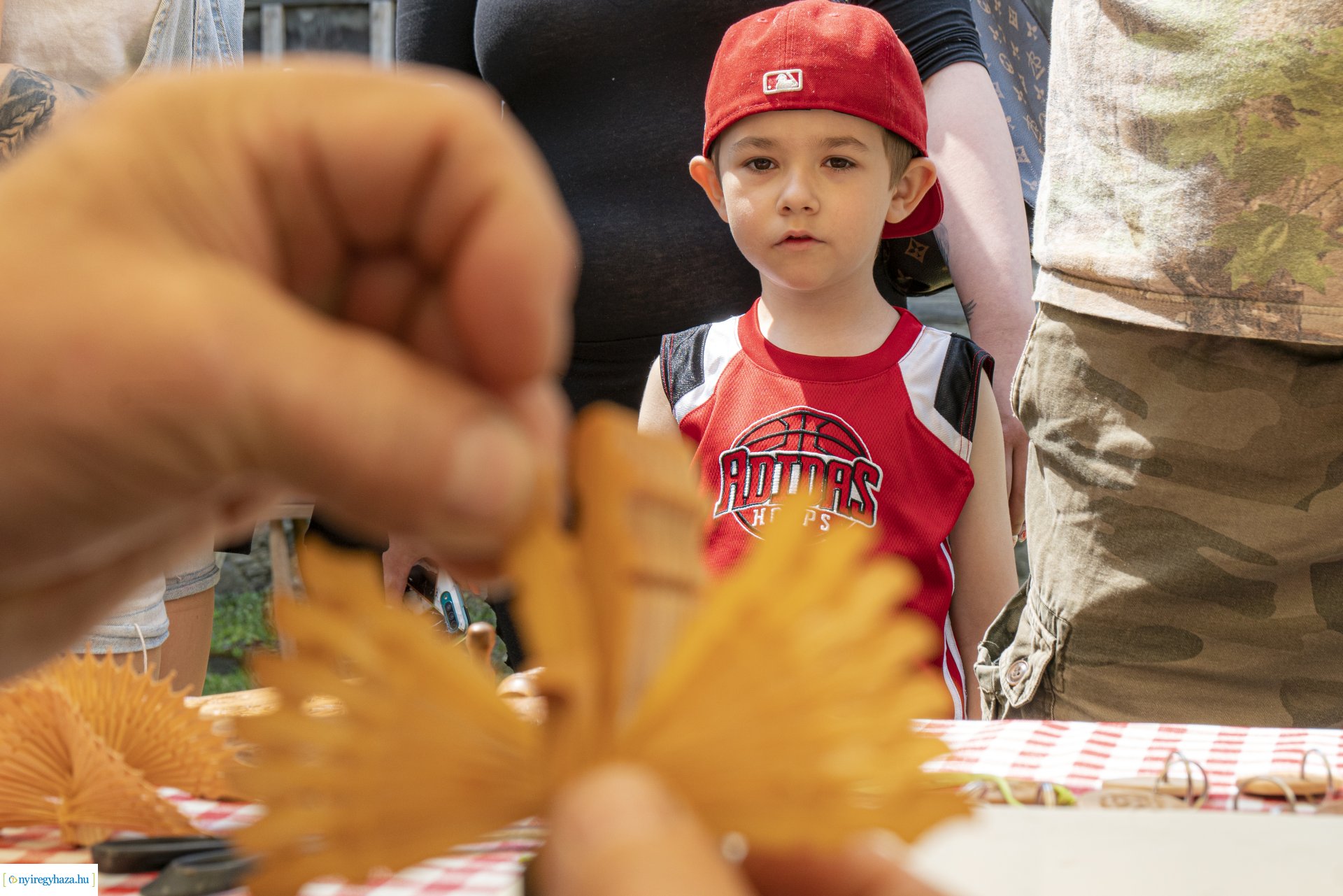 Pünkösdi sokadalom a Sóstói Múzeumfaluban