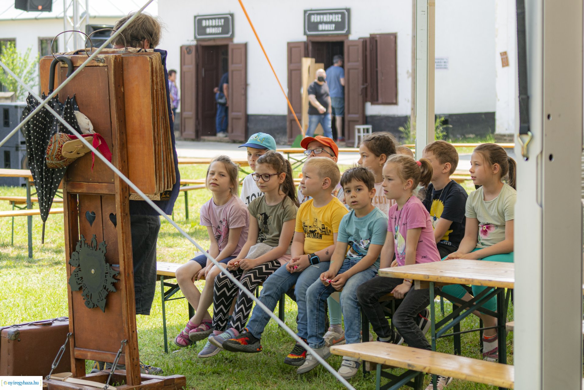 Pünkösdi sokadalom a Sóstói Múzeumfaluban