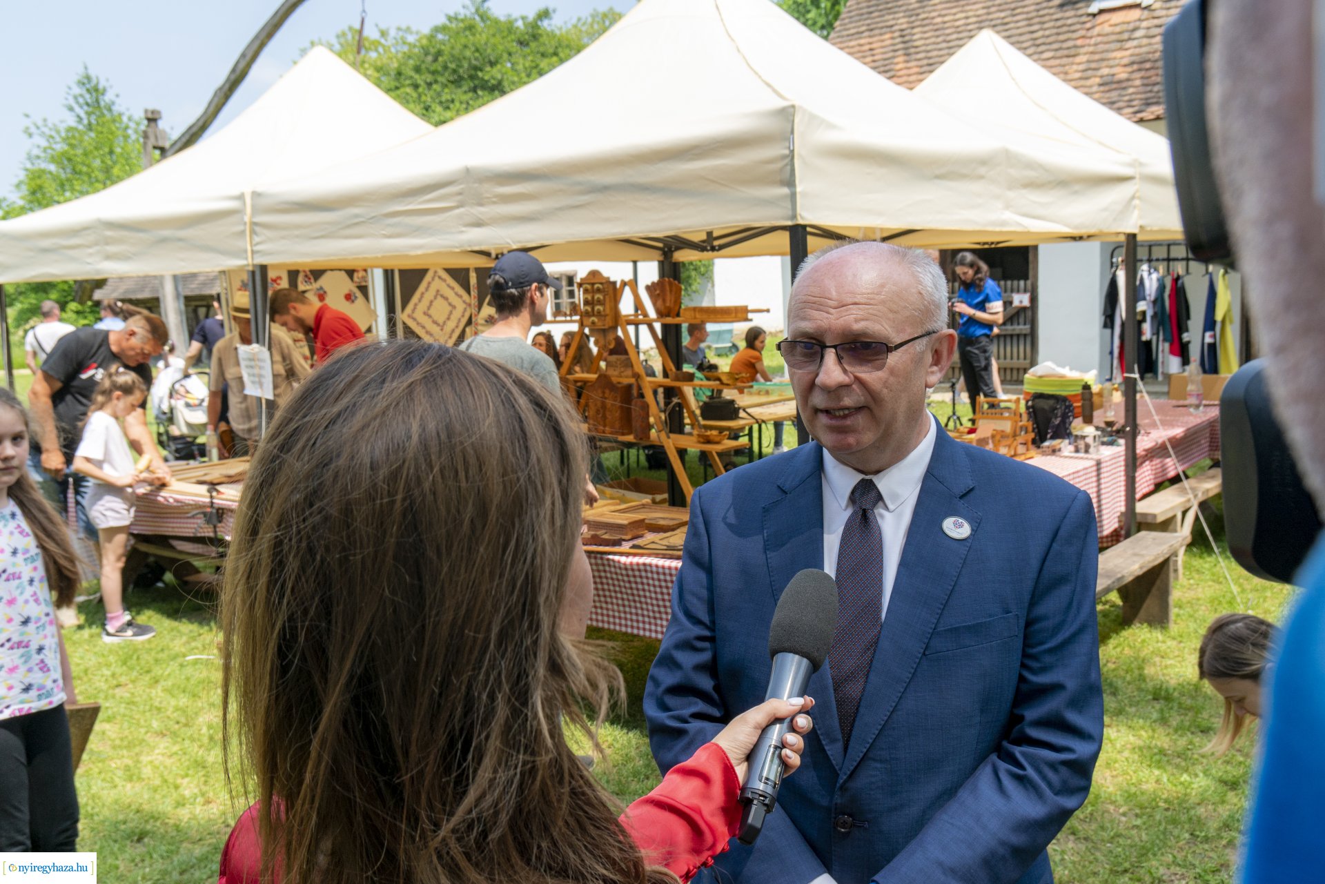 Pünkösdi sokadalom a Sóstói Múzeumfaluban