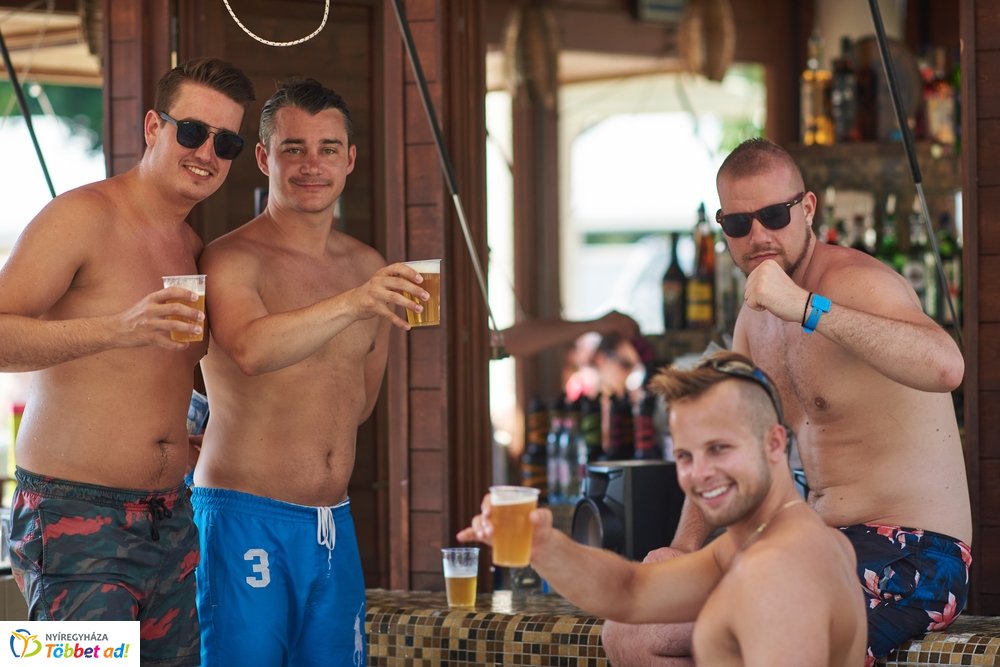 Pünkösdi strandolás