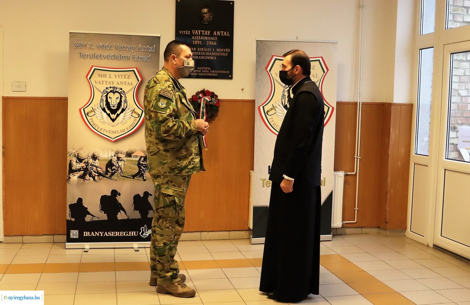 Püspöki látogatás a nyíregyházi Damjanich laktanyában