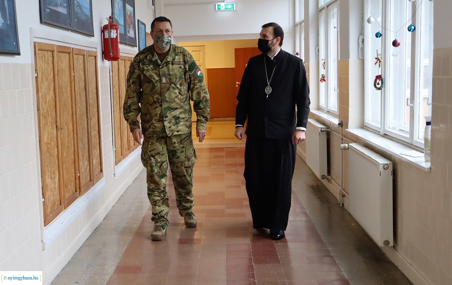 Püspöki látogatás a nyíregyházi Damjanich laktanyában