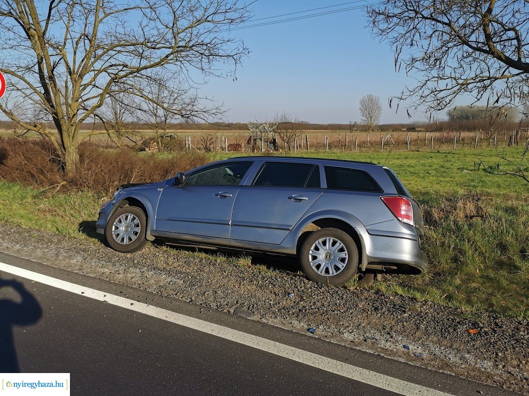 Ráfutásos baleset Nyírtura és Nyírpazony között