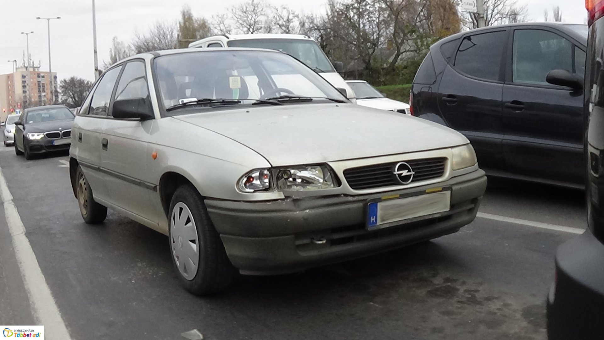 Ráfutásos baleset történt a Pazonyi téren