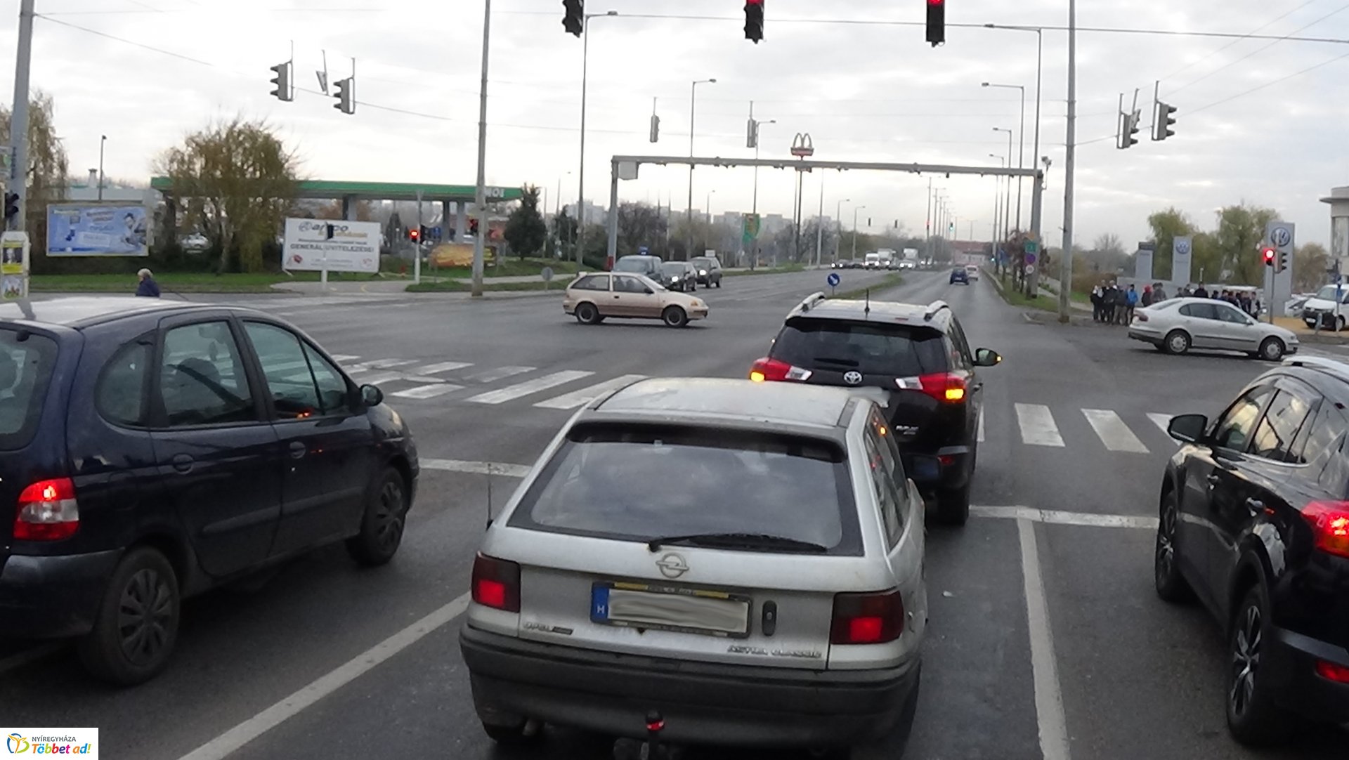 Ráfutásos baleset történt a Pazonyi téren