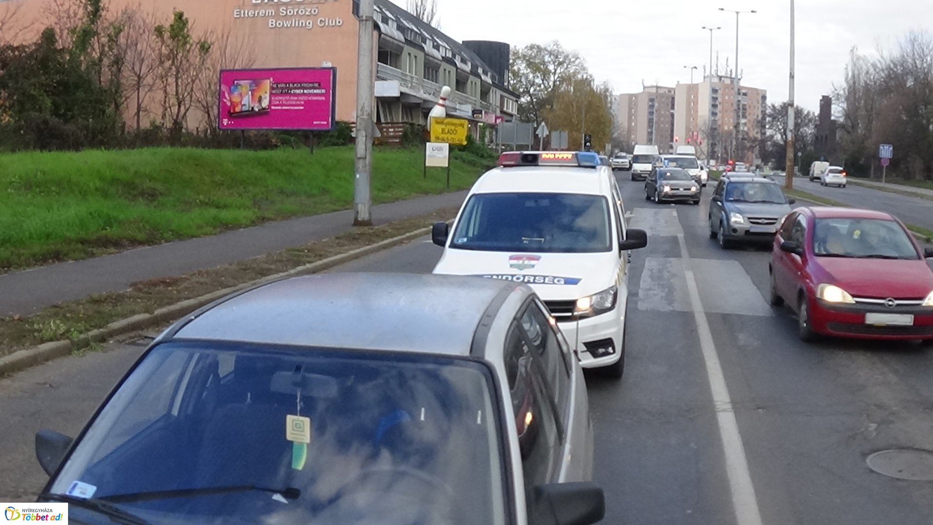 Ráfutásos baleset történt a Pazonyi téren