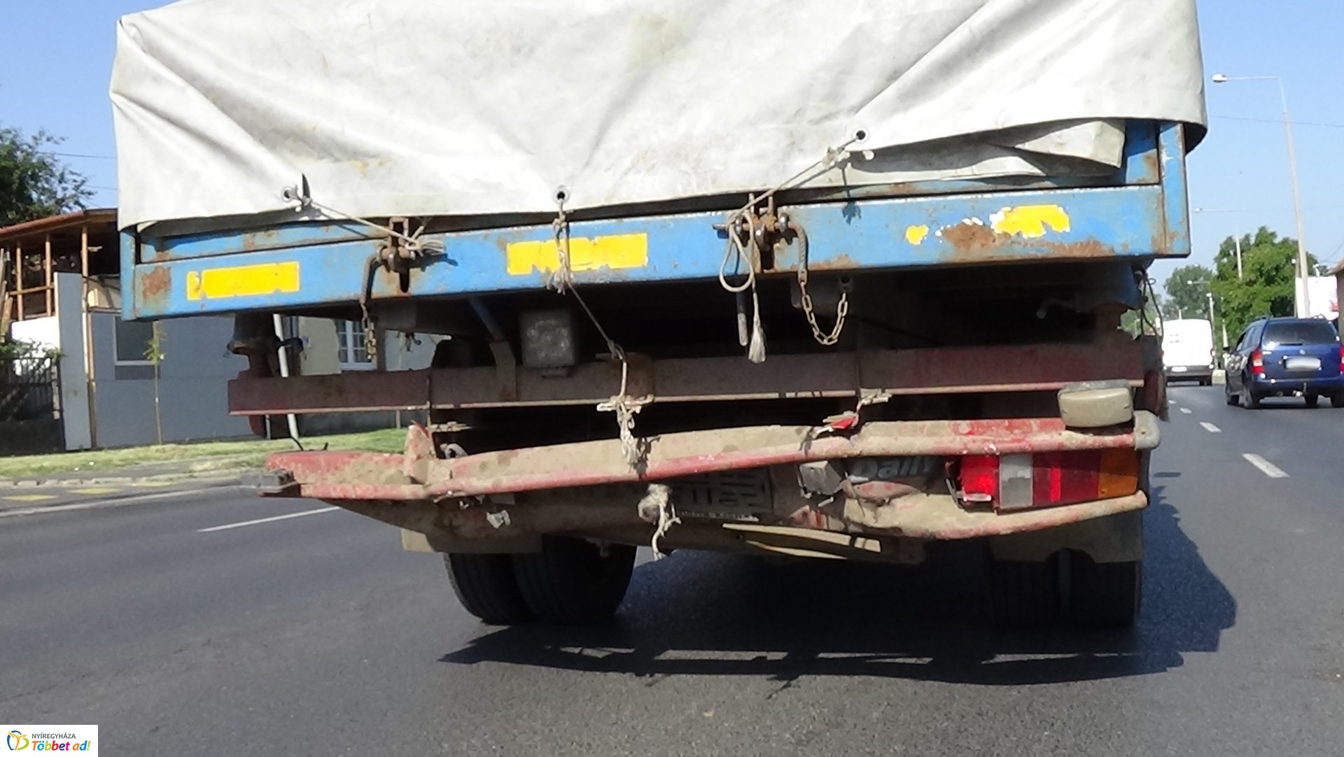 Ráfutásos baleset történt az Orosi úton