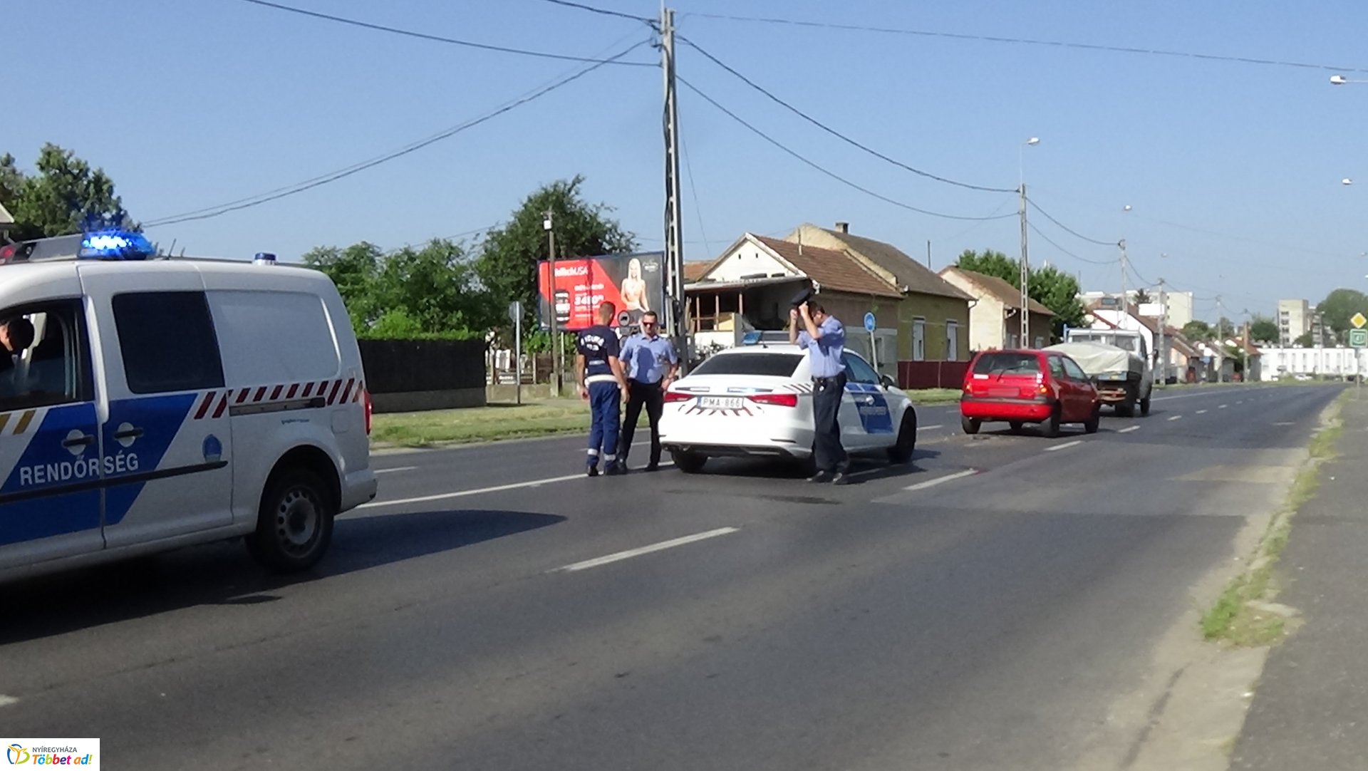Ráfutásos baleset történt az Orosi úton